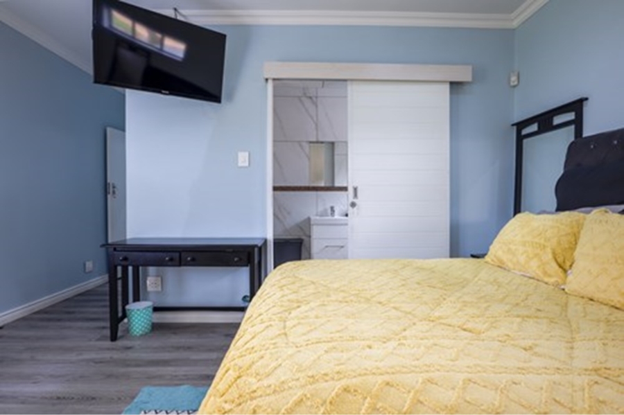 To Let 4 Bedroom Property for Rent in Monte Vista Western Cape